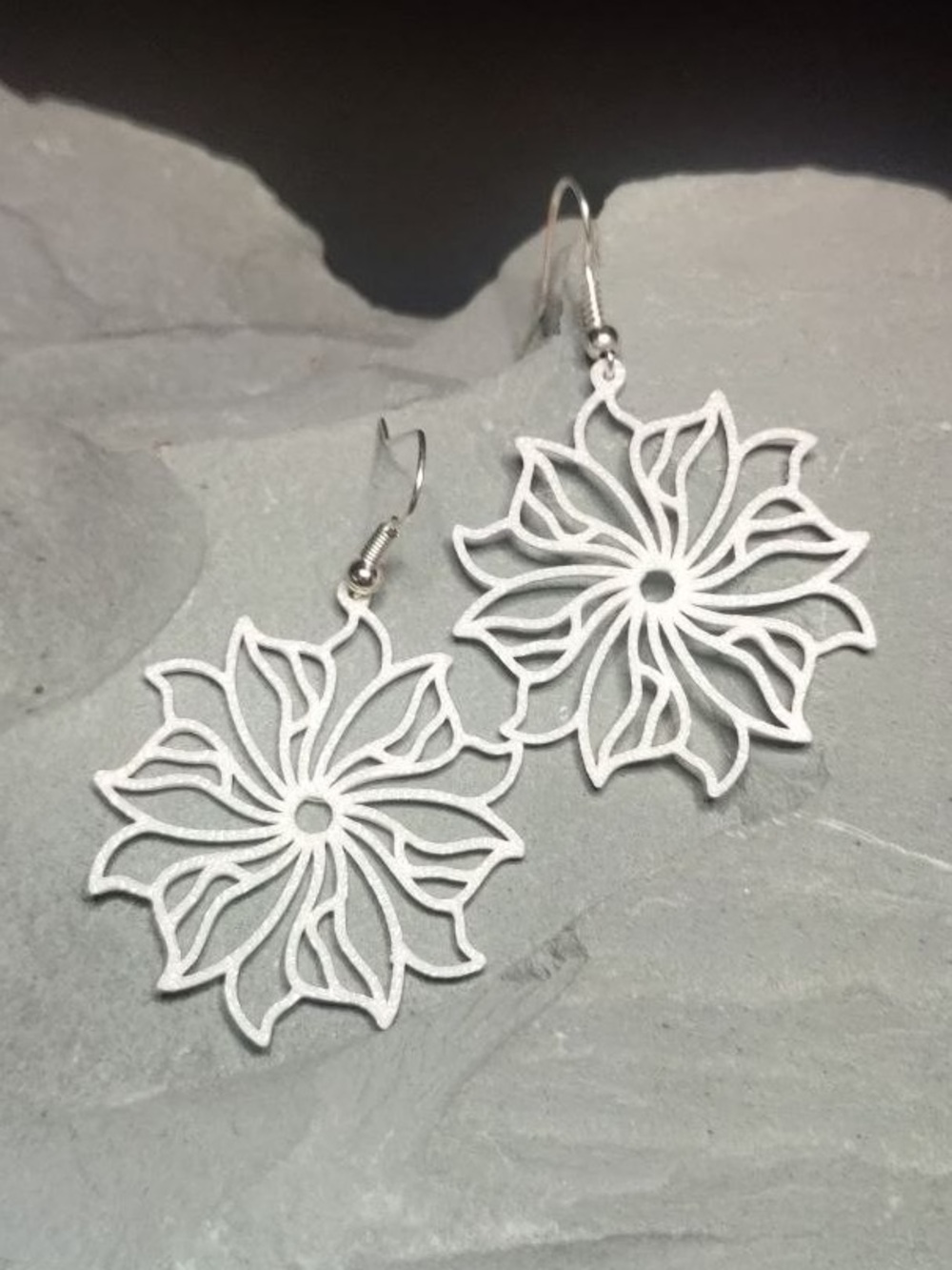 Delicate White Floral Filigree Drop Earrings - Women Jewelry